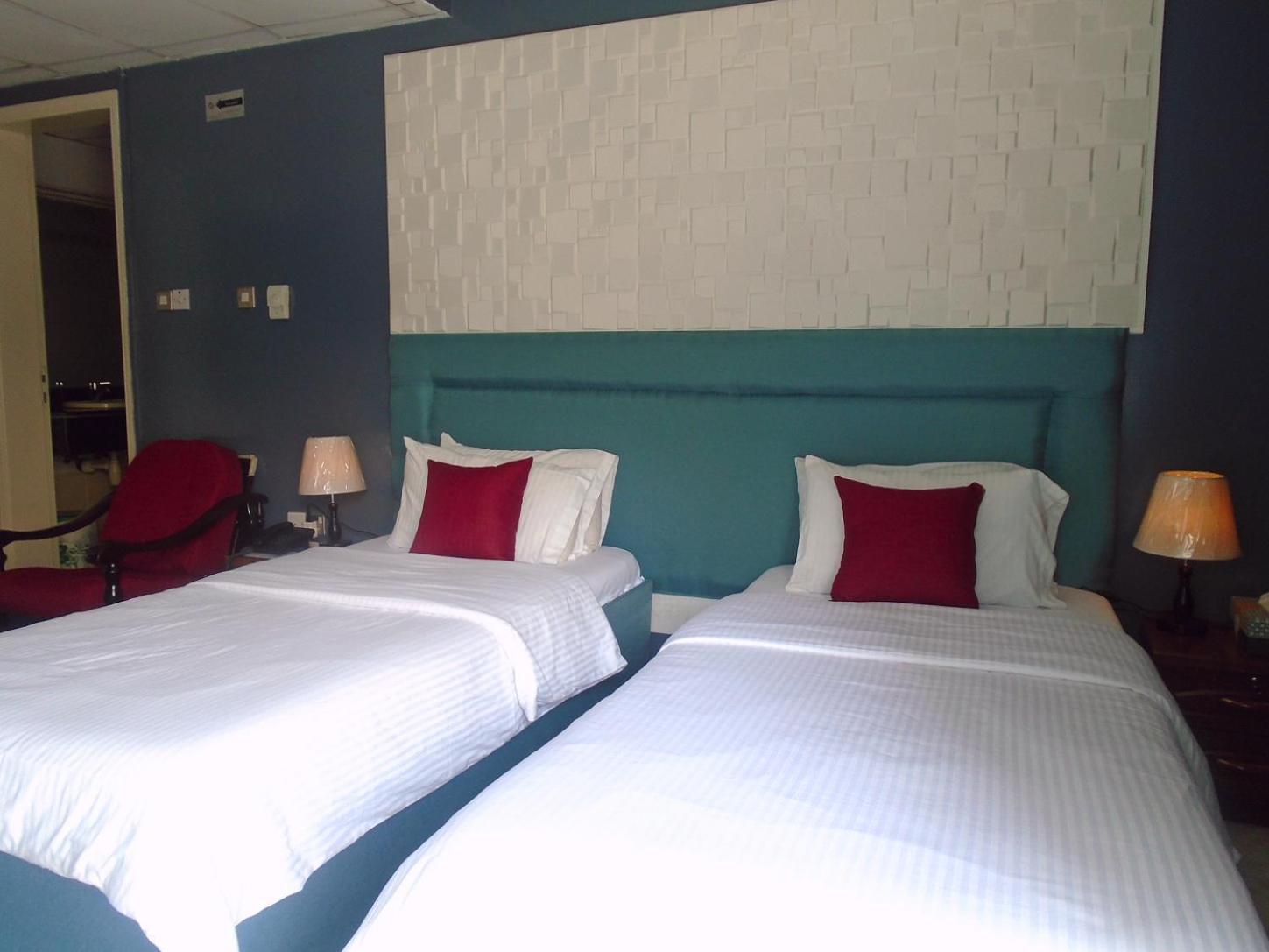 Sky Hotel Apartments Dubai Esterno foto